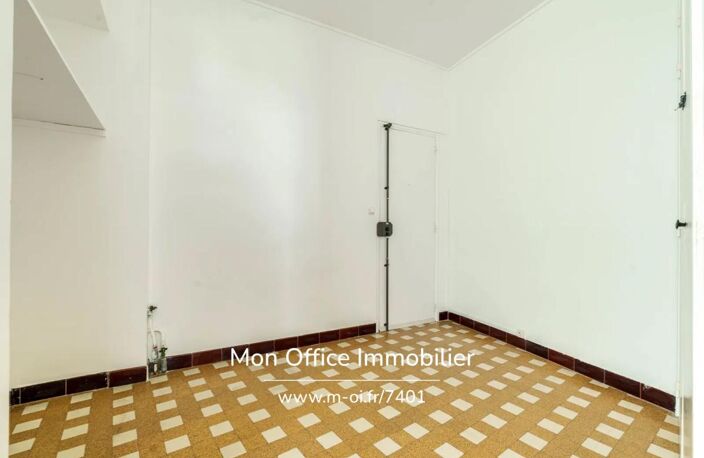 Référence : 7401-AFO - Appartement 3 pièces à Marseille 8e – Adresse prestigieuse et Fort potentiel de rénovation — photo 5