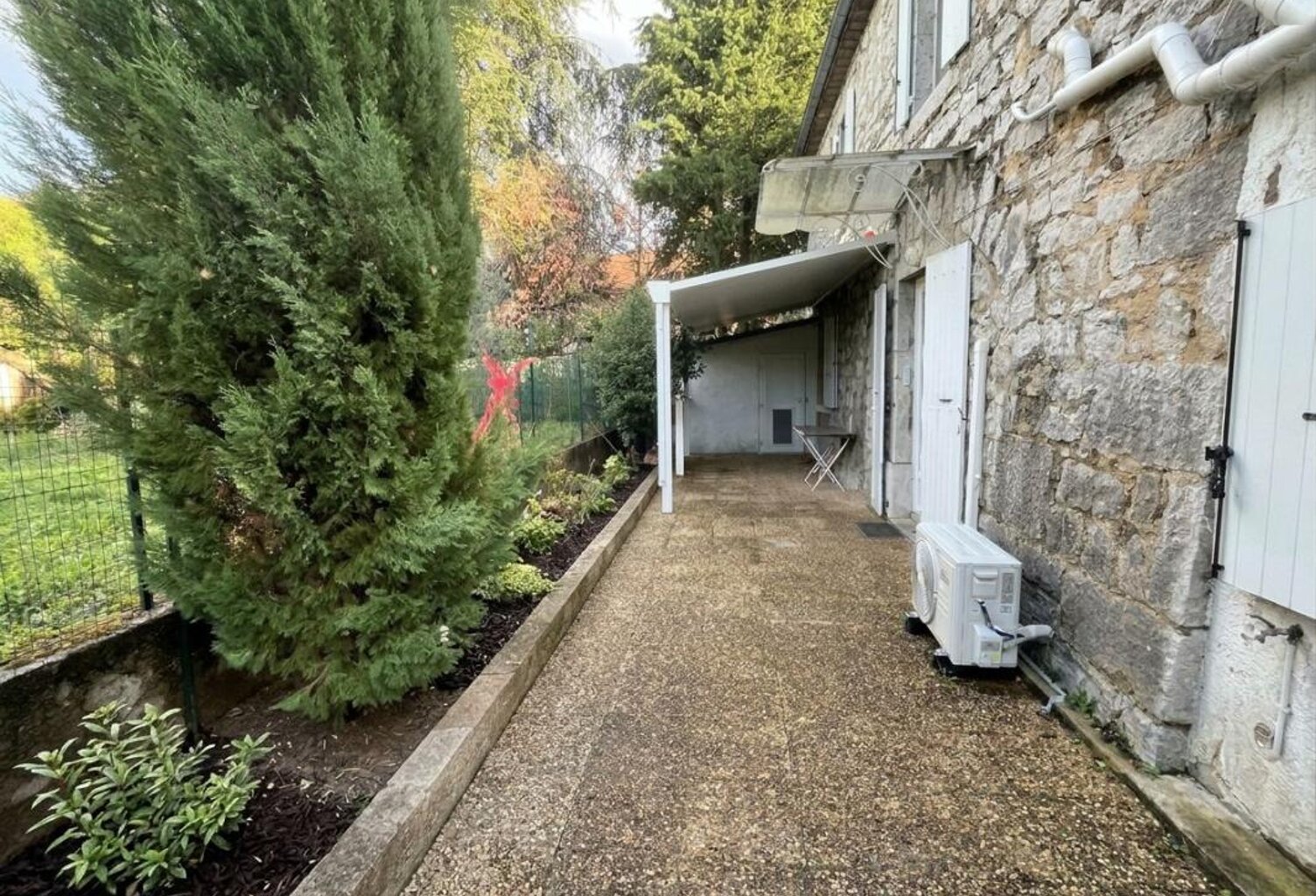 Appartement RDC avec extérieur — photo 1