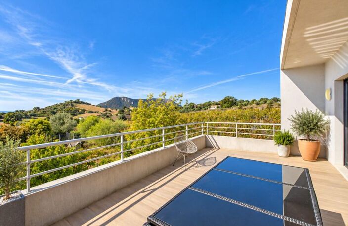 VILLA CONTEMPORAINE AVEC TERRAIN PISCINABLE A AFA — photo 2