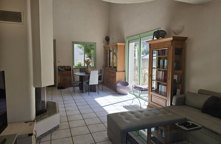 SAINT-CYR-SUR-MER   Propriété avec 2 maisons et un studio sur 950 m2 de terrain — photo 3