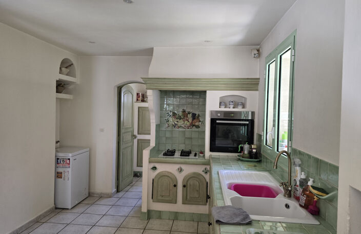 SAINT-CYR-SUR-MER   Propriété avec 2 maisons et un studio sur 950 m2 de terrain — photo 4