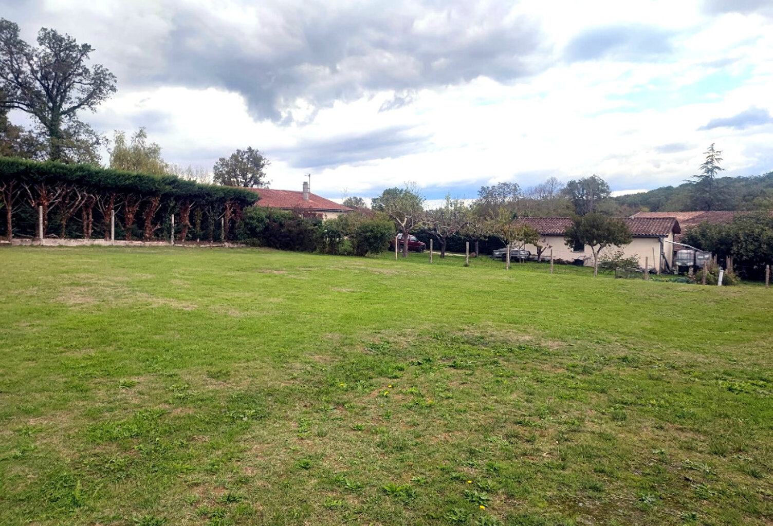 Terrain à bâtir à La Sauve (33670) — photo 1
