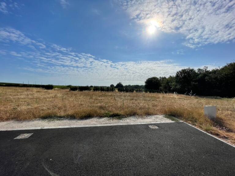 Terrain à bâtir à Léognan (33850) — photo 1