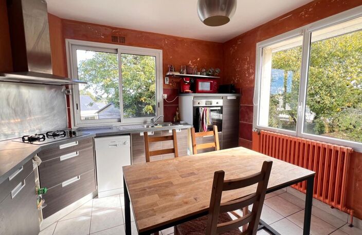 Maison rénovée de 109,5 m² à vendre à Carhaix-Plouguer – Un bien aux multiples possibilités — photo 4