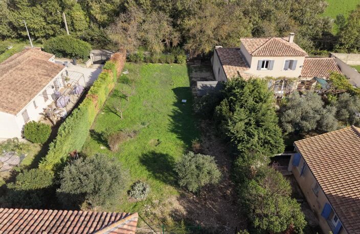 Montfaucon secteur résidentiel, Terrain à bâtir plat - 755 m² - Clos et arboré - Libre de constructeur — photo 3