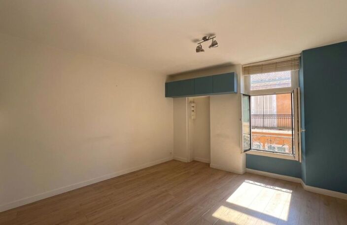 Appartement T3 centre ville de Nîmes — photo 2