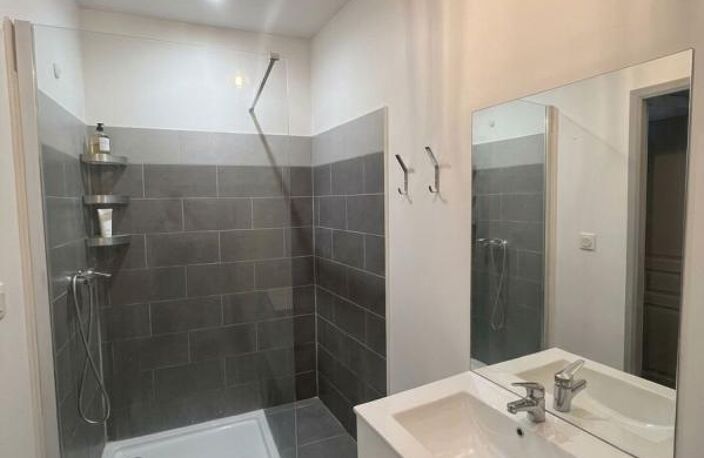 Appartement T3 centre ville de Nîmes — photo 5