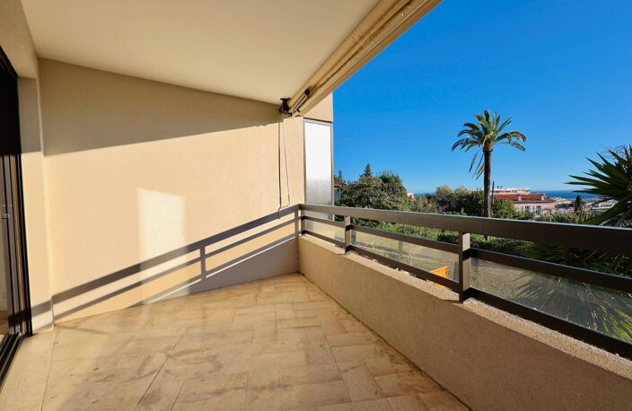 APPARTEMENT 3 PIÈCES - VUE MER - LE CANNET - TERRASSE - STATIONNEMENT — photo 2