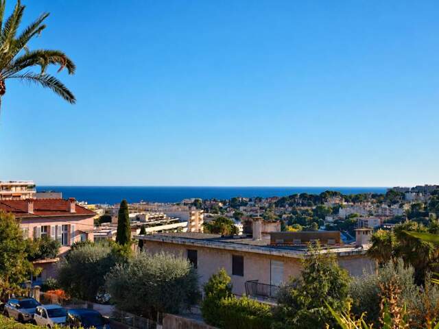 APPARTEMENT 3 PIÈCES - VUE MER - LE CANNET - TERRASSE - STATIONNEMENT — photo du bien