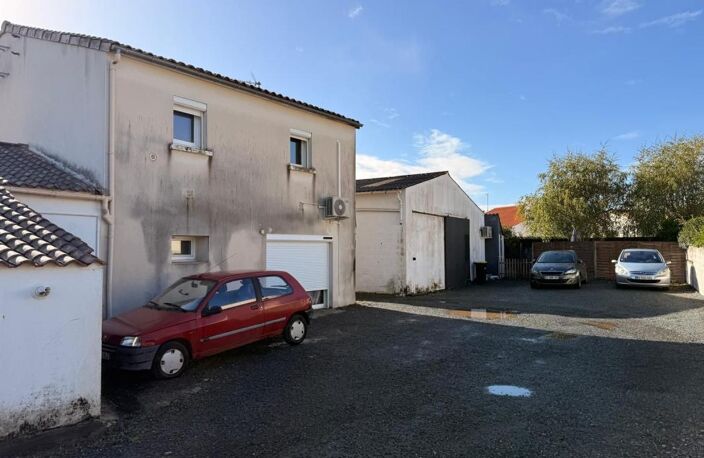 ENSEMBLE IMMOBILIER À FORT POTENTIEL AU CŒUR DE DOMPIERRE-SUR-MER — photo 2