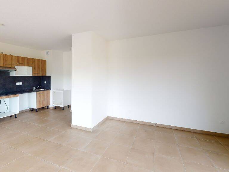 CORNEBARRIEU, T4 récent de 88 m² avec parkings, à proximité des commerces — photo 1