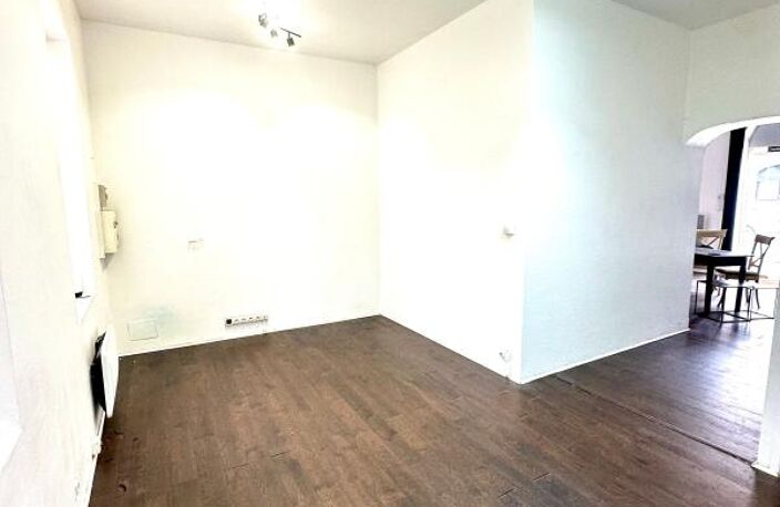 Bien Commercial À Vendre FAUBOURG BONNEFOY — photo 3