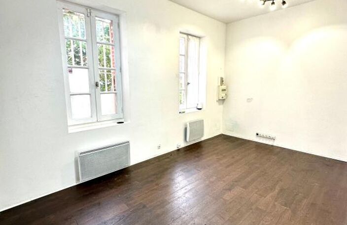 Bien Commercial À Vendre FAUBOURG BONNEFOY — photo 4