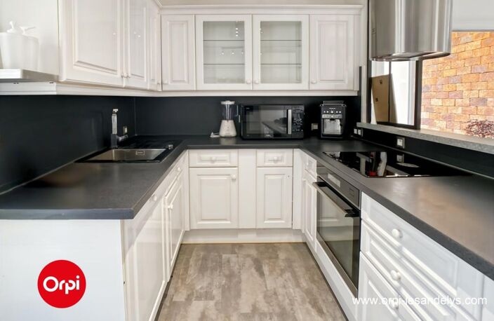 Maison À Vendre - Beau séjour lumineux - 4 chambres — photo 4