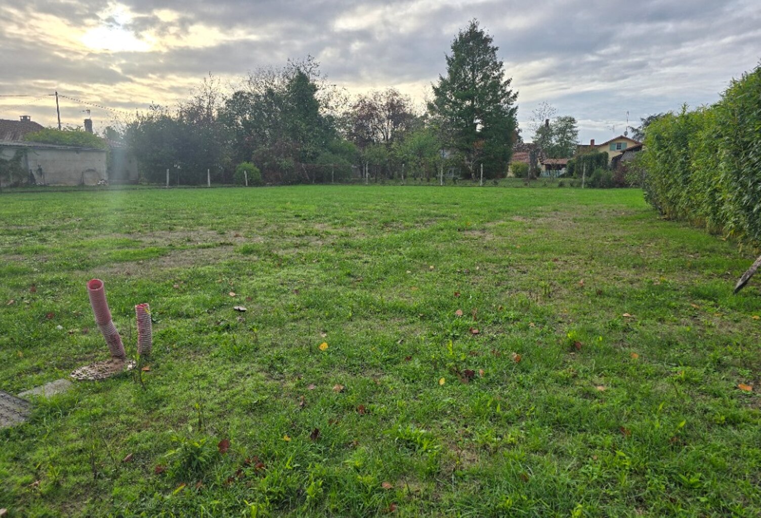 Terrain à bâtir à Le Fleix (24130) — photo 1