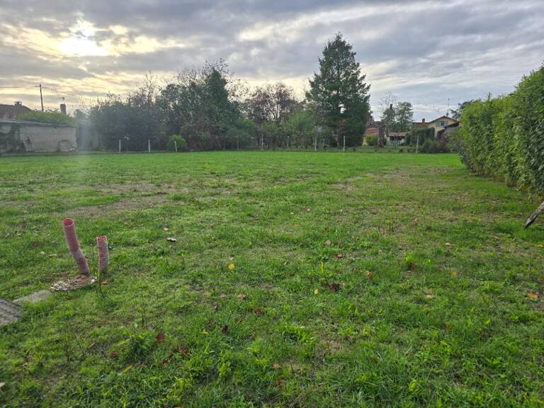 Terrain à bâtir à Le Fleix (24130) — photo 1