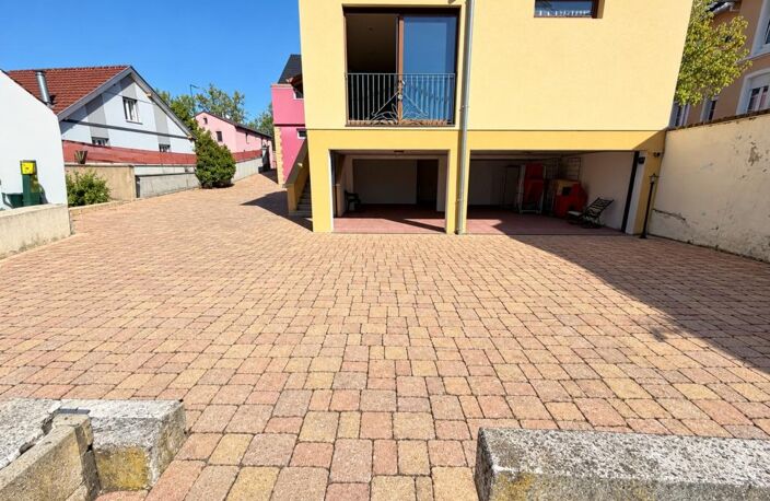 SAINT-LOUIS – MAISON MITOYENNE DE 101,5 M² – 3 CHAMBRES – TERRASSE COUVERTE DE 62,7 M² – COUR ET GRAND GARAGE — photo 2