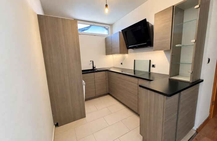SAINT-LOUIS – MAISON MITOYENNE DE 101,5 M² – 3 CHAMBRES – TERRASSE COUVERTE DE 62,7 M² – COUR ET GRAND GARAGE — photo 5