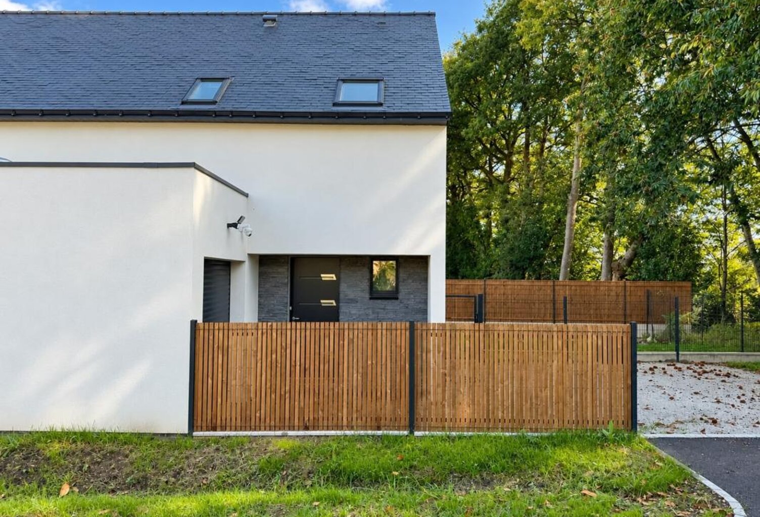 MAISON CONTEMPORAINE - 140 m² - MEUCON — photo 1