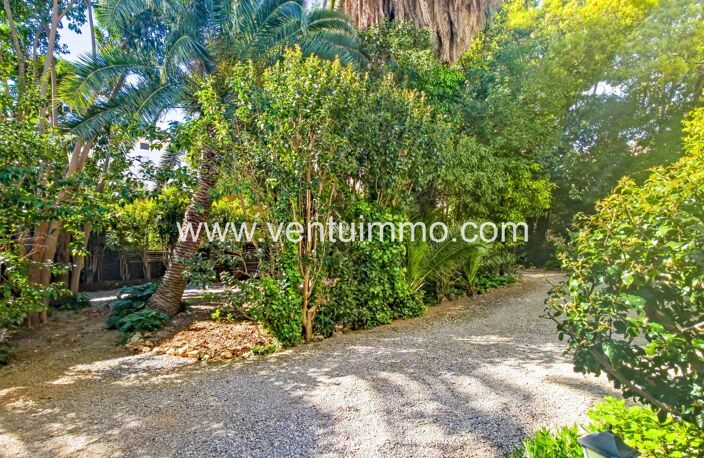 Au sein d' une propriété classée, superbe T3 avec jardin privati — photo 4