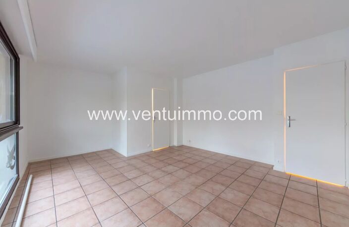 LE CANNET, STUDIO VIDE À LOUER — photo 3