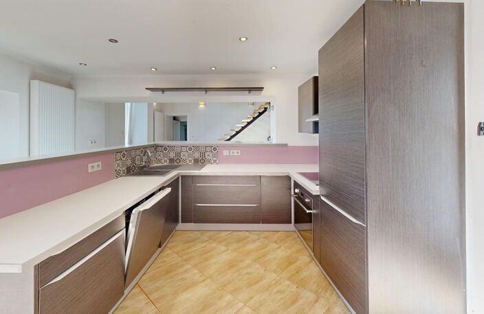 IRÉ-LE-SEC – Maison de caractère, 4 chambres, mezzanine, jardin et garage – DPE B — photo 2