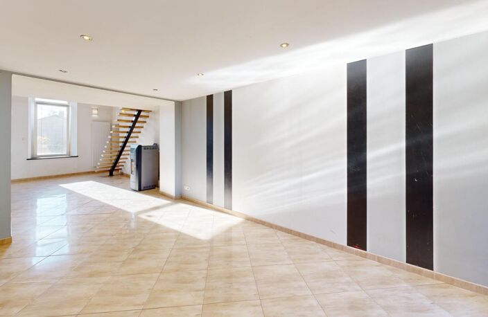 IRÉ-LE-SEC – Maison de caractère, 4 chambres, mezzanine, jardin et garage – DPE B — photo 3