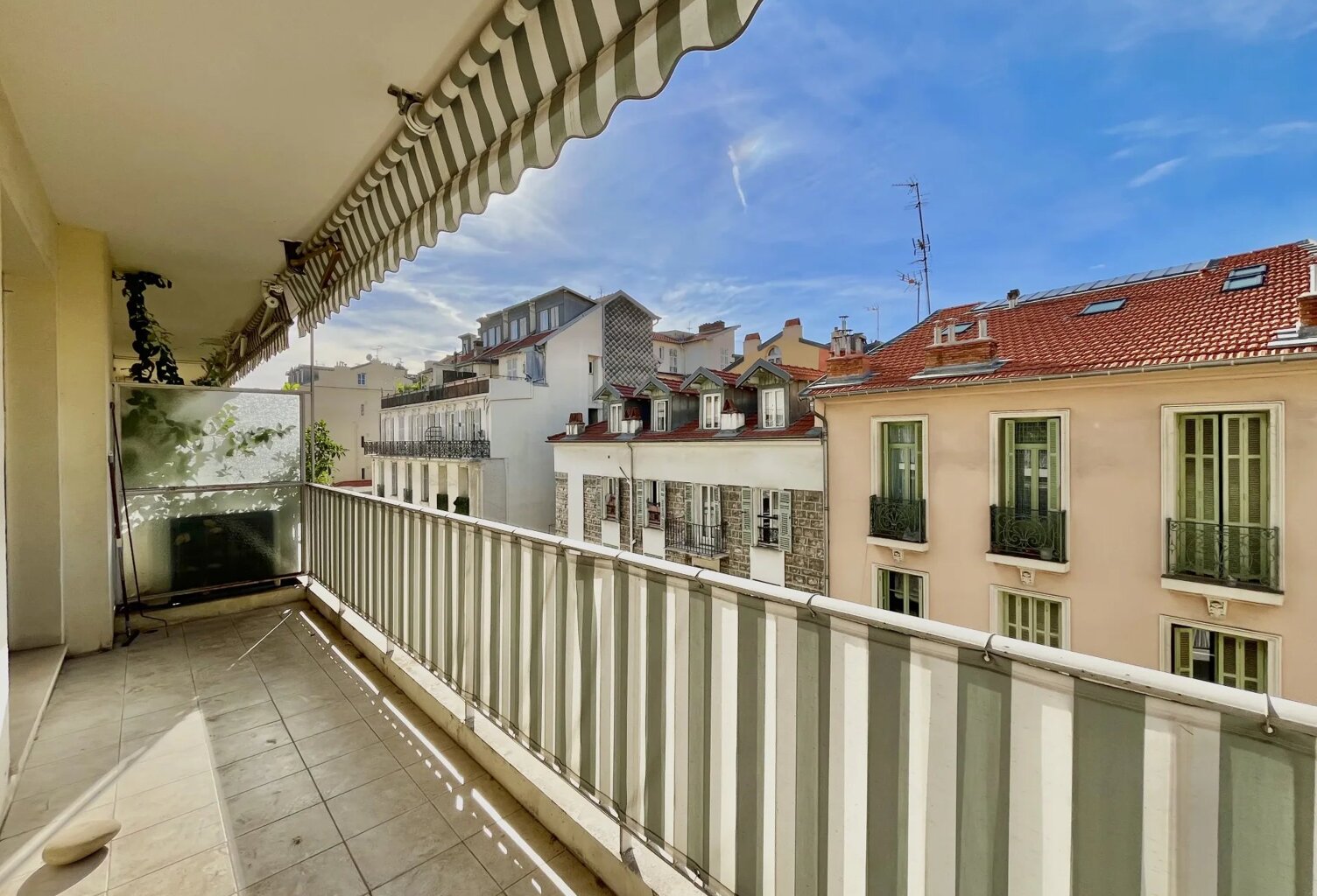 LOCATION MEUBLE 3 PIECES RUE GOUNOD — photo 1