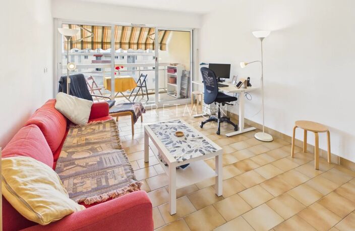 Lumineux appartement 2 pièces avec balcon – Nice Napoléon III — photo 2