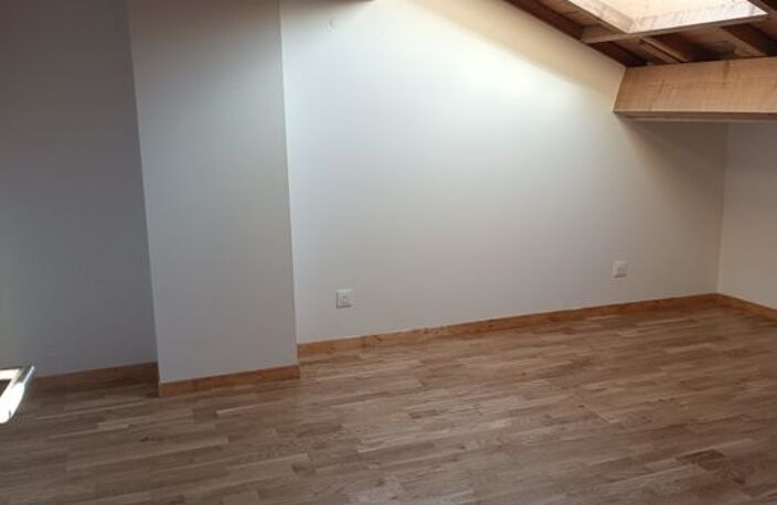 Appartement de 82m2 à louer sur Saint-Jean-le-Vieux — photo 3