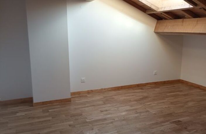 Appartement de 82m2 à louer sur Saint-Jean-le-Vieux — photo 4