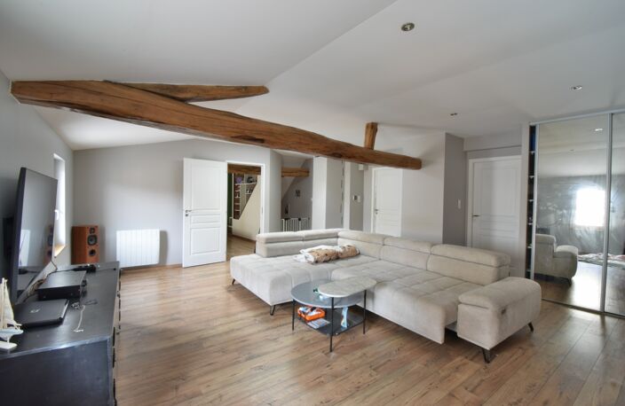 Une maison bercée par le murmure de la rivière à Mognéville 🏡 — photo 4
