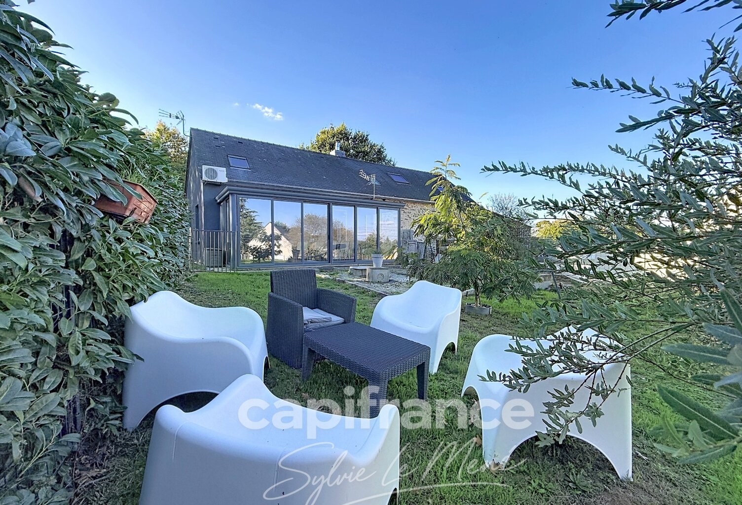 À vendre – Maison avec véranda, séjour de plus de 50 m² et chambre au rez-de-chaussée – Noyal-Pontivy (56920) — photo 1