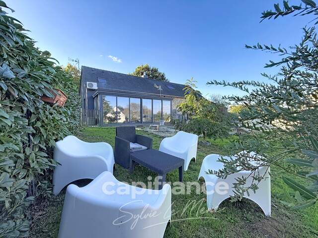 À vendre – Maison avec véranda, séjour de plus de 50 m² et chambre au rez-de-chaussée – Noyal-Pontivy (56920) — photo du bien