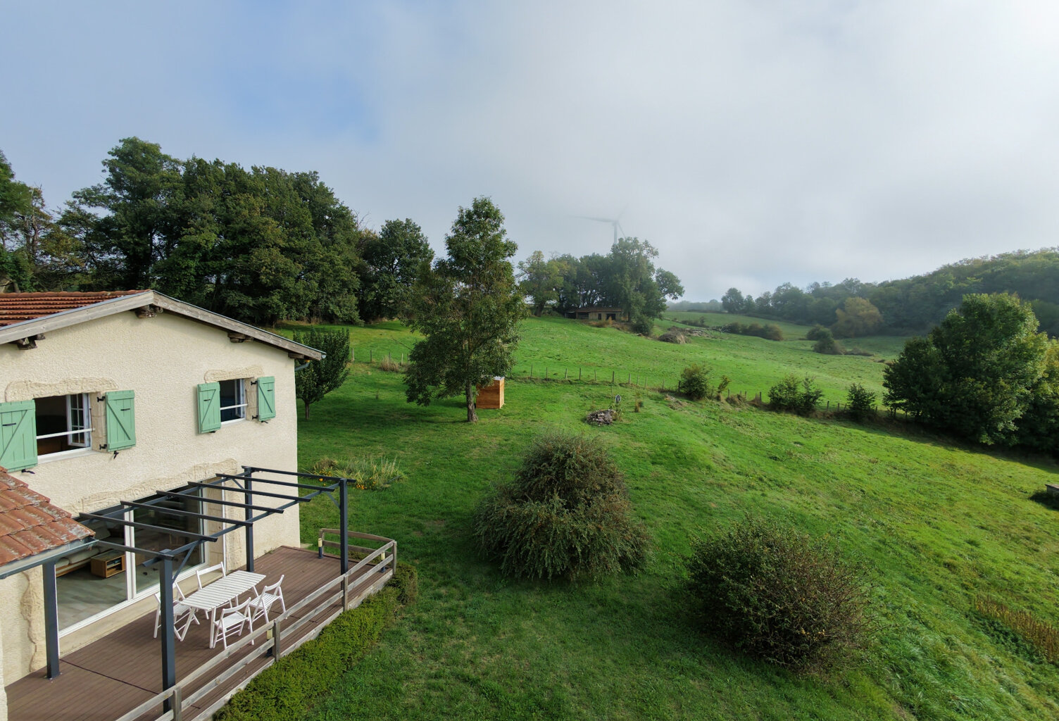 Belle maison rénovée, au calme, de 143 m² + 72 m² à aménager, sur terrain de 8 000 m² de terrain – Saint-Uze — photo 1