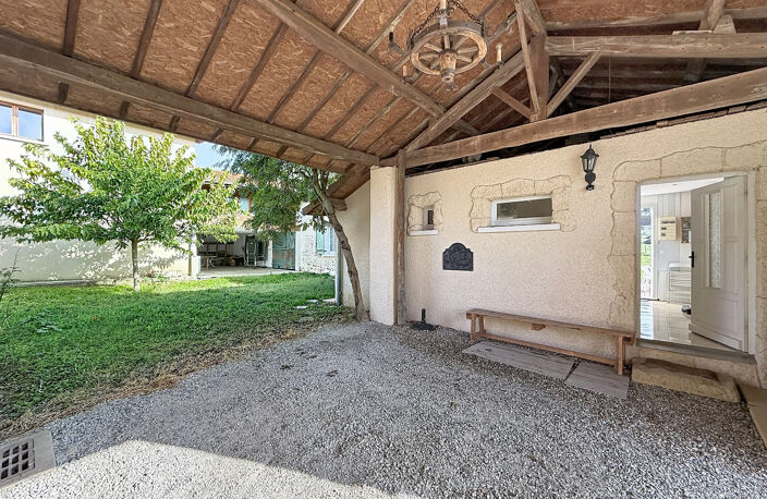 Belle maison rénovée, au calme, de 143 m² + 72 m² à aménager, sur terrain de 8 000 m² de terrain – Saint-Uze — photo 3