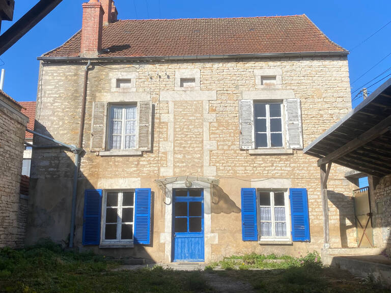 Maison de campagne à rénover- 3 chambres- jardin - Dépendances- à vendre à ANNOUX (89) — photo 1