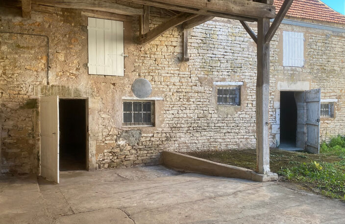 Maison de campagne à rénover- 3 chambres- jardin - Dépendances- à vendre à ANNOUX (89) — photo 2