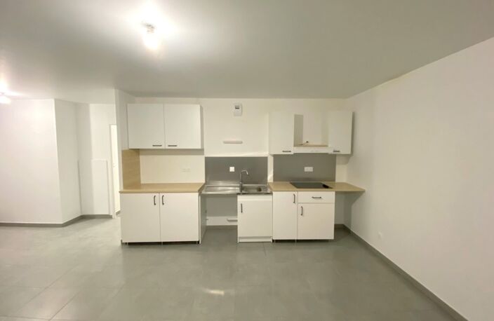 Dpt Gironde (33), à louer VILLENAVE D'ORNON appartement T3 de 78,51 m²  - Plain pied- 2 Places de parking — photo 2