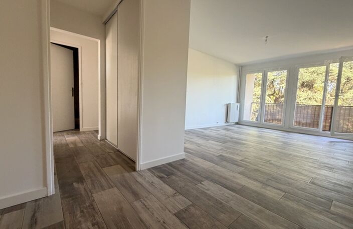 Appartement en excellent état à vendre 3/4 pièces MEYZIEU (69), au calme, avec vue dégagée sur la nature, proche de tout — photo 2