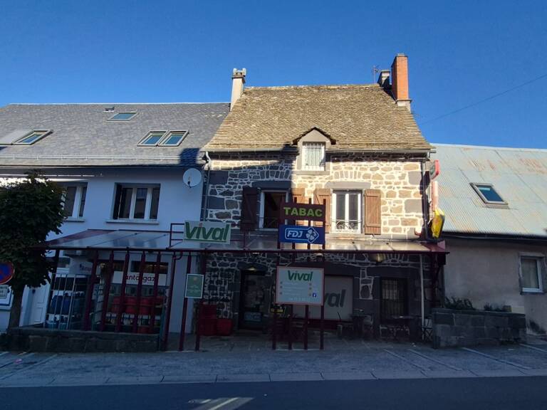 Epicerie - Tabac à vendre LAQUEUILLE (63) — photo 1