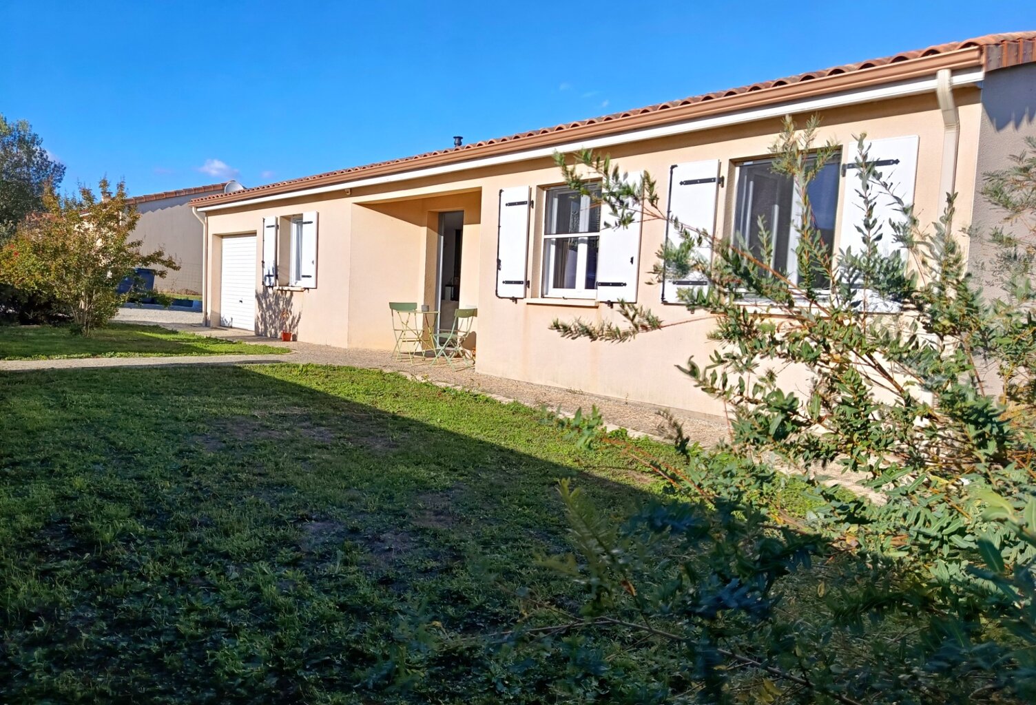 En Exclusivité CAPIFRANCE – Maison de plain-pied à vendre 5 pièces AZAY LE BRULE (79) — photo 1