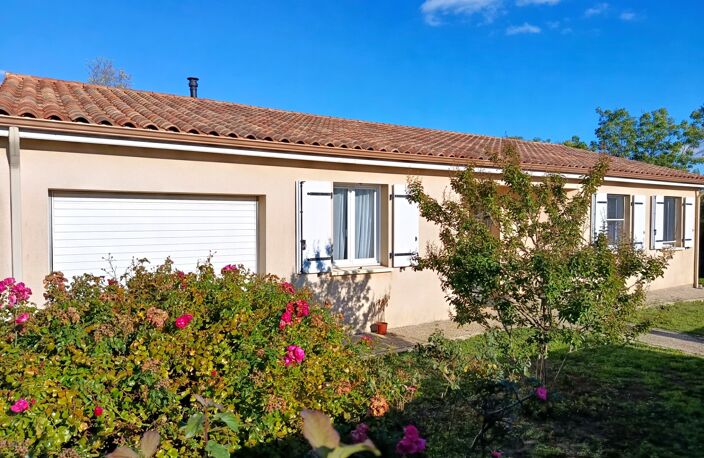 En Exclusivité CAPIFRANCE – Maison de plain-pied à vendre 5 pièces AZAY LE BRULE (79) — photo 2