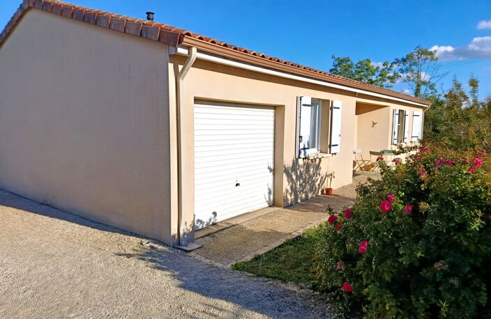 En Exclusivité CAPIFRANCE – Maison de plain-pied à vendre 5 pièces AZAY LE BRULE (79) — photo 3