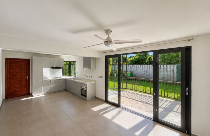 Villa T4 avec varangue et jardin à SAINT PIERRE (974) — photo 4
