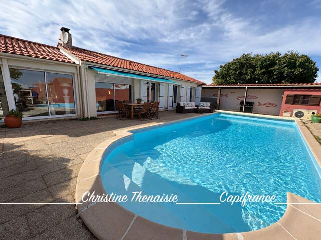 Maison à vendre Plain-Pied - 3 chambres - Garage - Piscine chauffée - Centre Ville SAINT GILLES CROIX DE VIE (85) — photo du bien