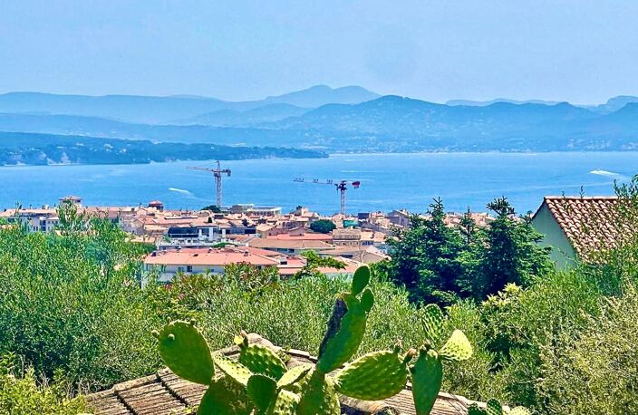 La Ciotat, Maison Contemporaine de 185m2 avec Piscine, Vue panoramique mer à 180°, sur terrain de 737m2 — photo 3