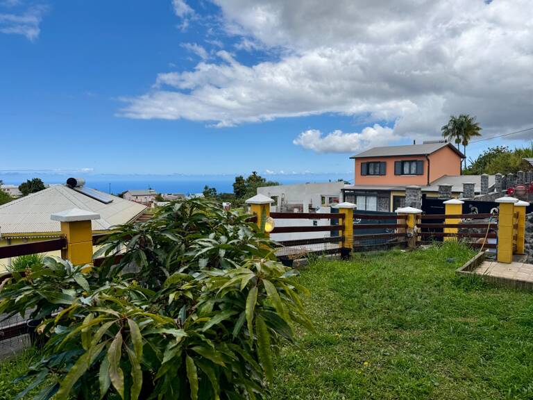 Maison à vendre 5 pièces LES TROIS BASSINS (974) — photo 1