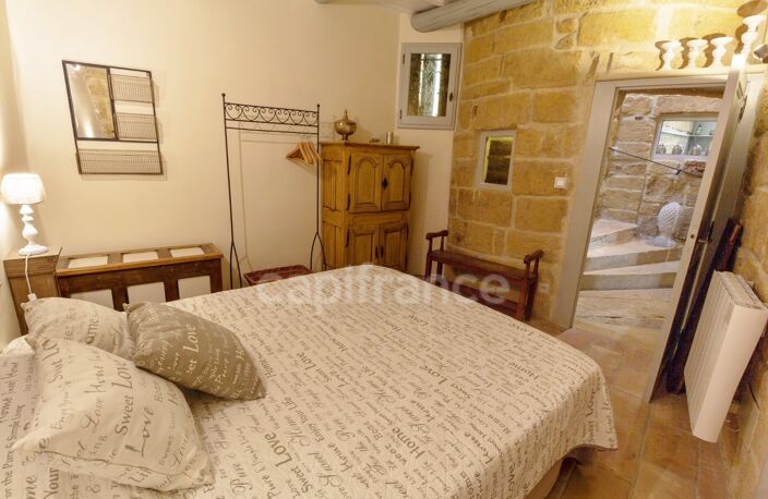 UZES, élégante maison de ville en pierre du XVIIIe siècle au cœur d’Uzès, T4 de 108m2 — photo 5