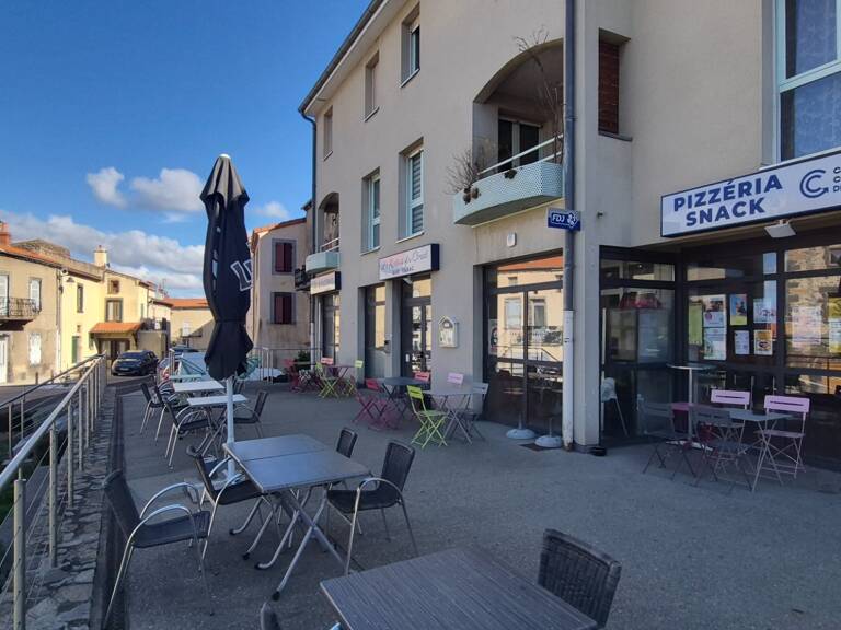 Bar-tabac-pizzeria à vendre / LE CREST (63) ! — photo 1